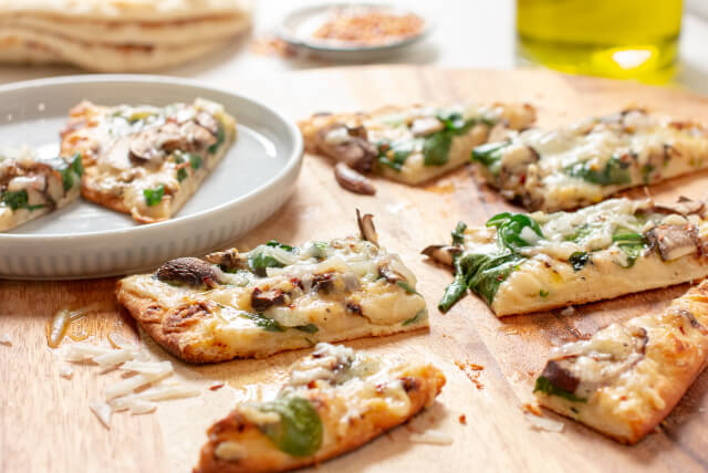 Spinach Mushroom Alfredo Flatbread